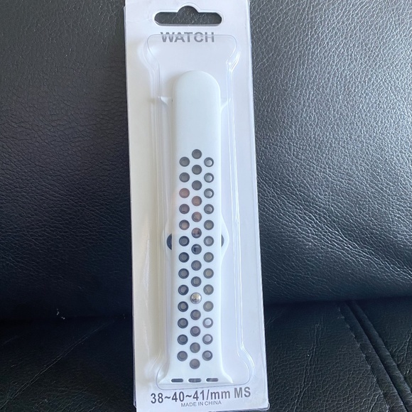 Apple Watch silicon bracelet - Picture 1 of 3